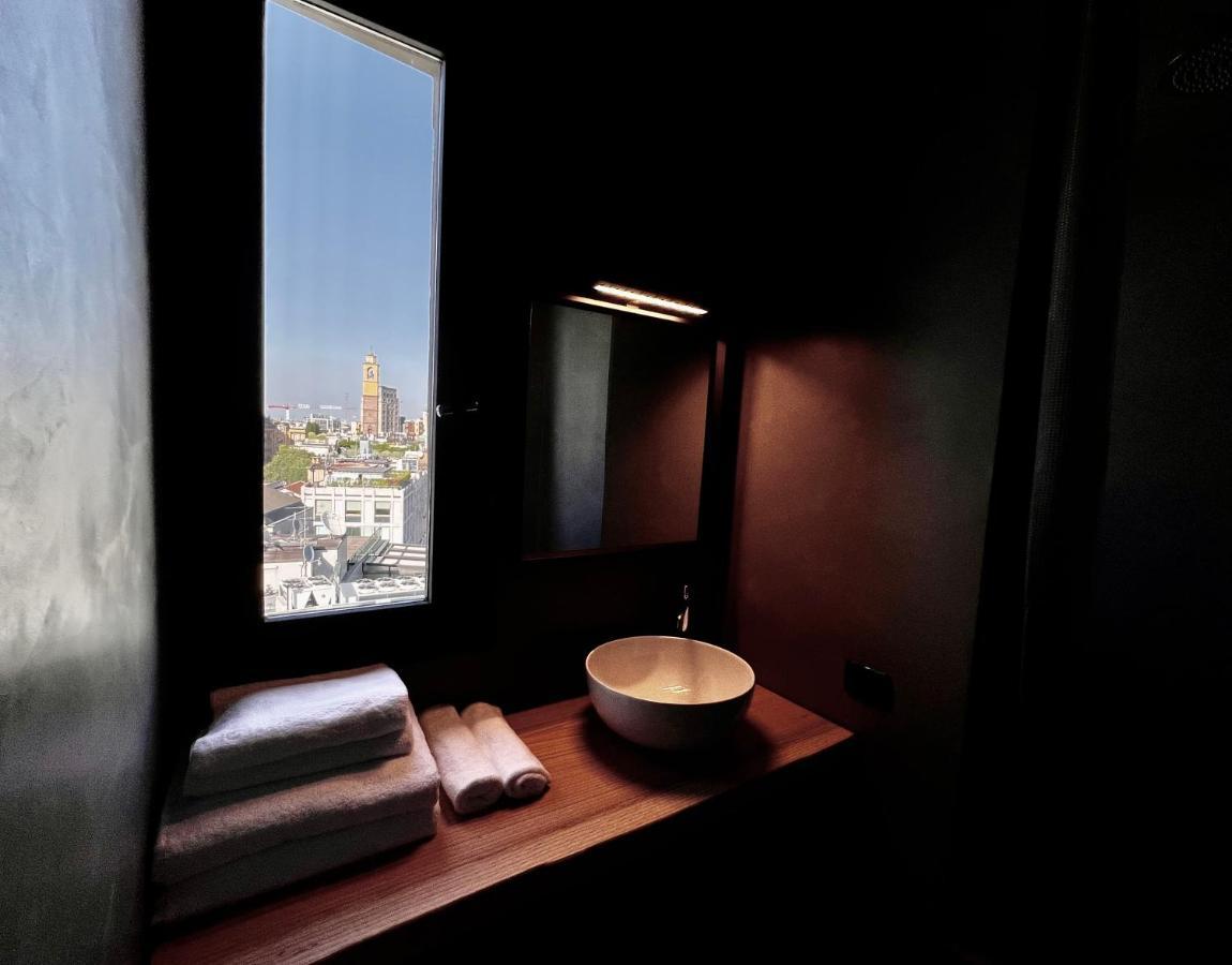 Big Duomo View Sailboat-inspired Penthouse Apartment