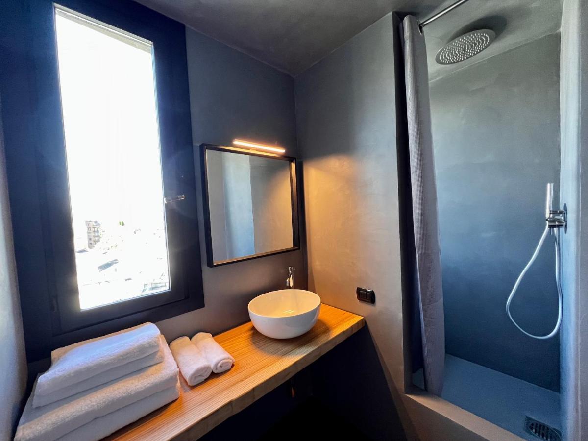 Big Duomo View Sailboat-inspired Penthouse Apartment *