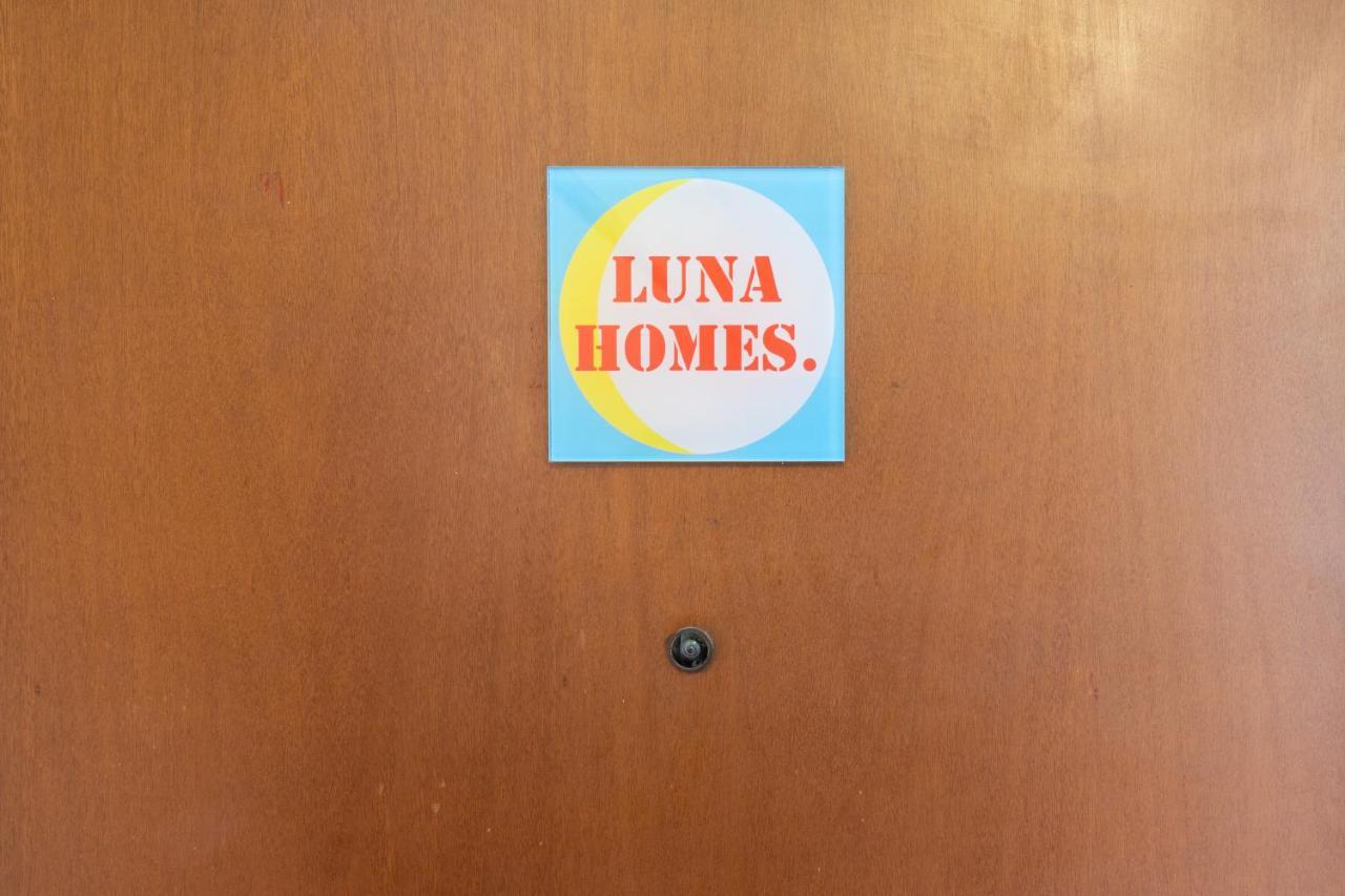 Luna Homes - In Farini Apartment *