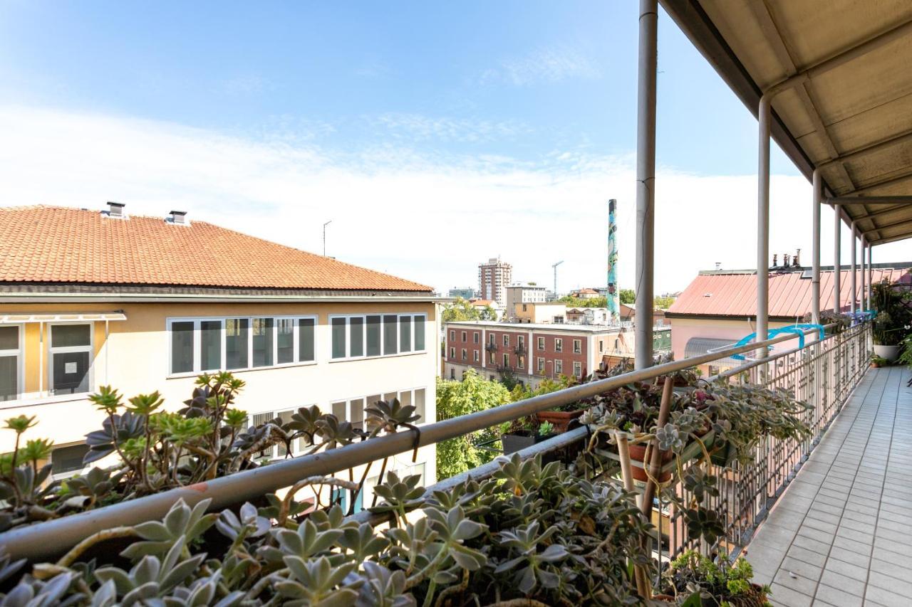 Apartment Luna Homes - In Farini Milan