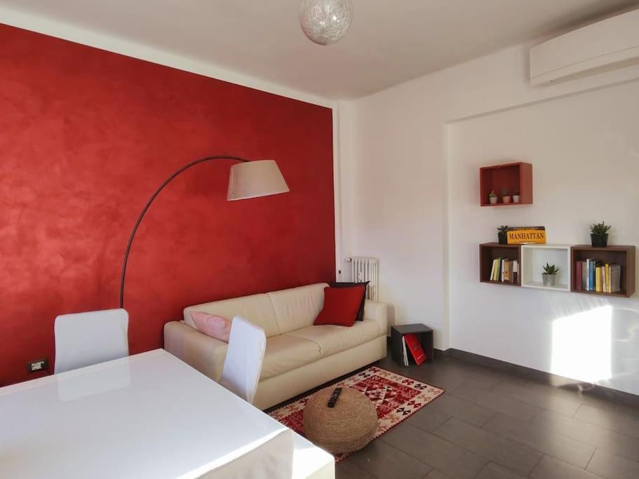 Appartamento Bilocale Luminoso E Accogliente Zona Marche Milano