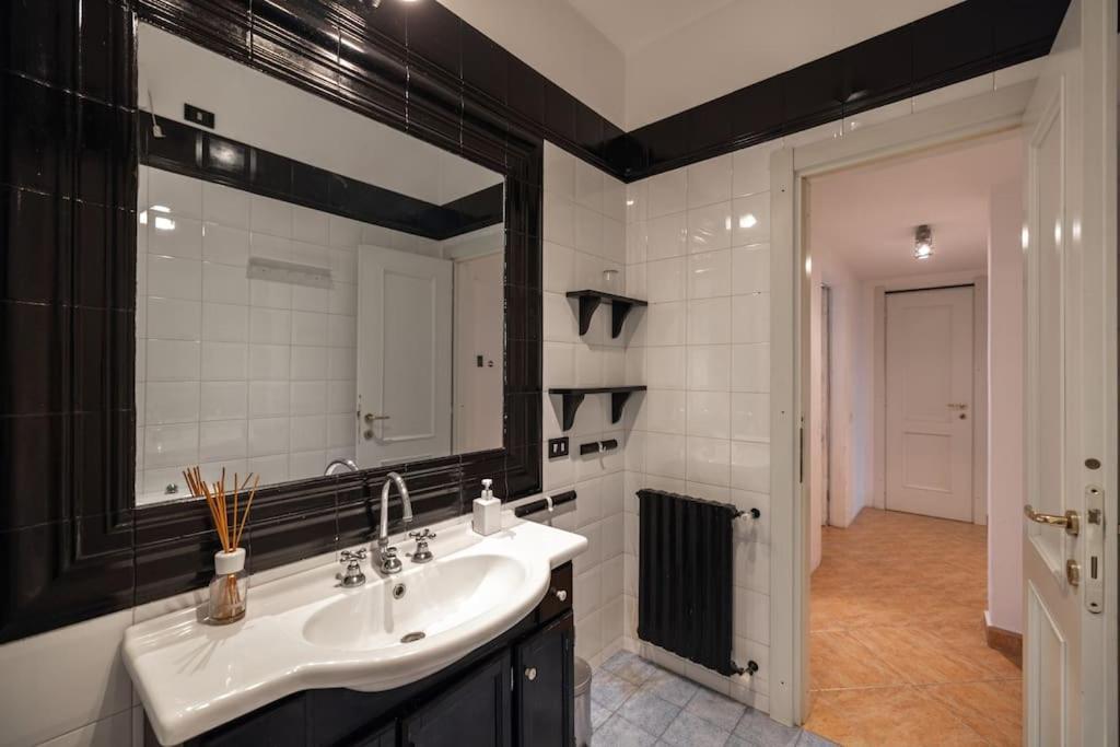 Navigli Ringhiera House Milão