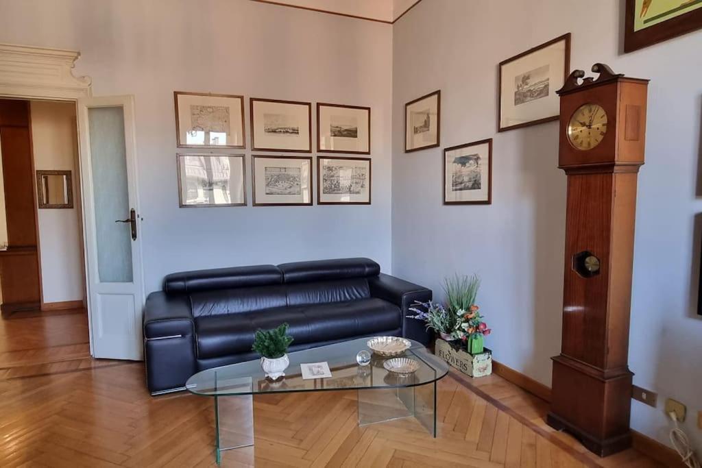 Uncle's House, 150 Mq Only Two Stops From Duomo Appartamento *