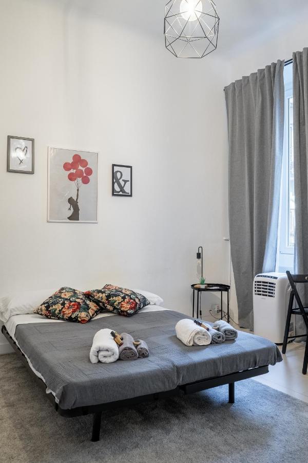 Comfy Free Wi-fi And Netflix, 4 Stops To Duomo Square Milano