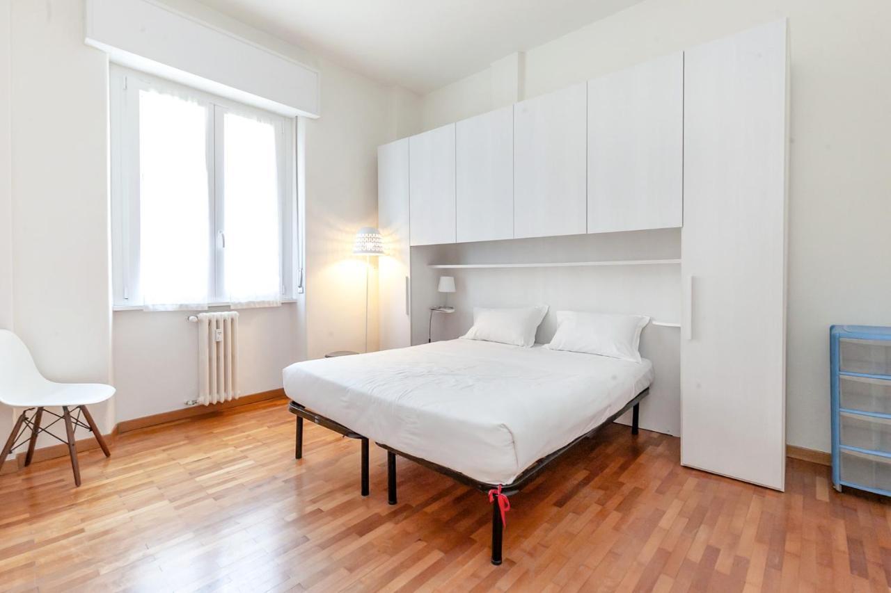 In The Center - 20' Walk From Duomo Apartment Milan