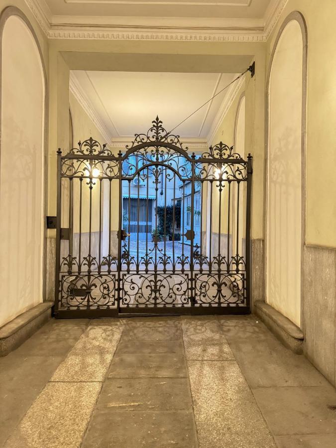 Chinatown-garibaldi Luxury Elegante Apartment