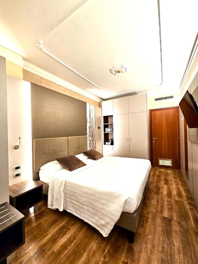 Mythos Hotel 3*