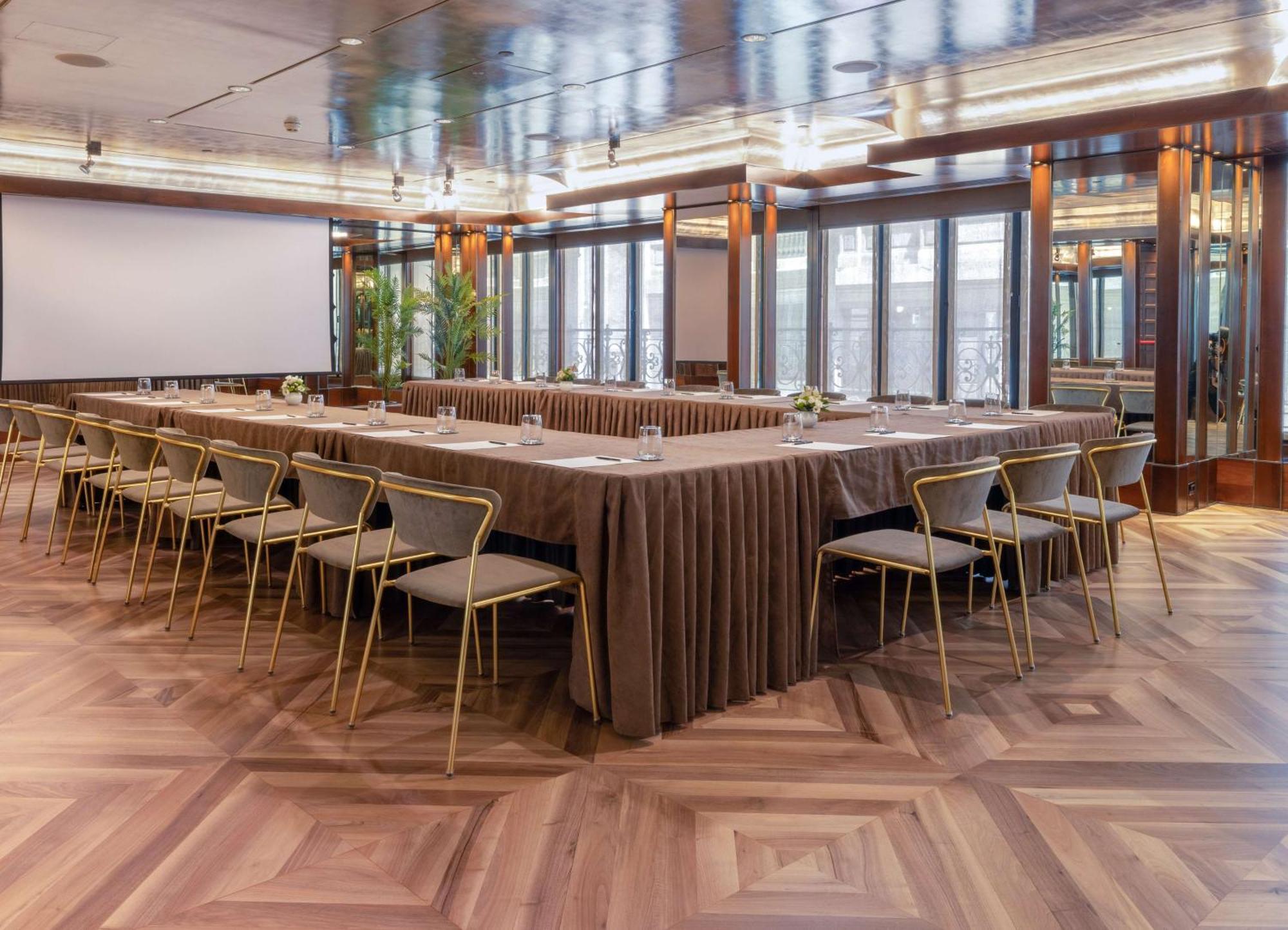 Park Hyatt Hotel 5*