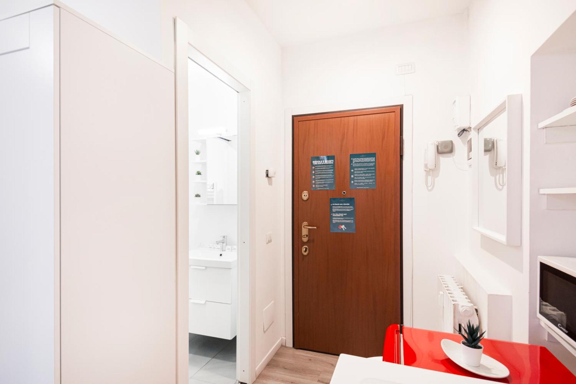 Compact And Charming Porta Venezia Apartment *
