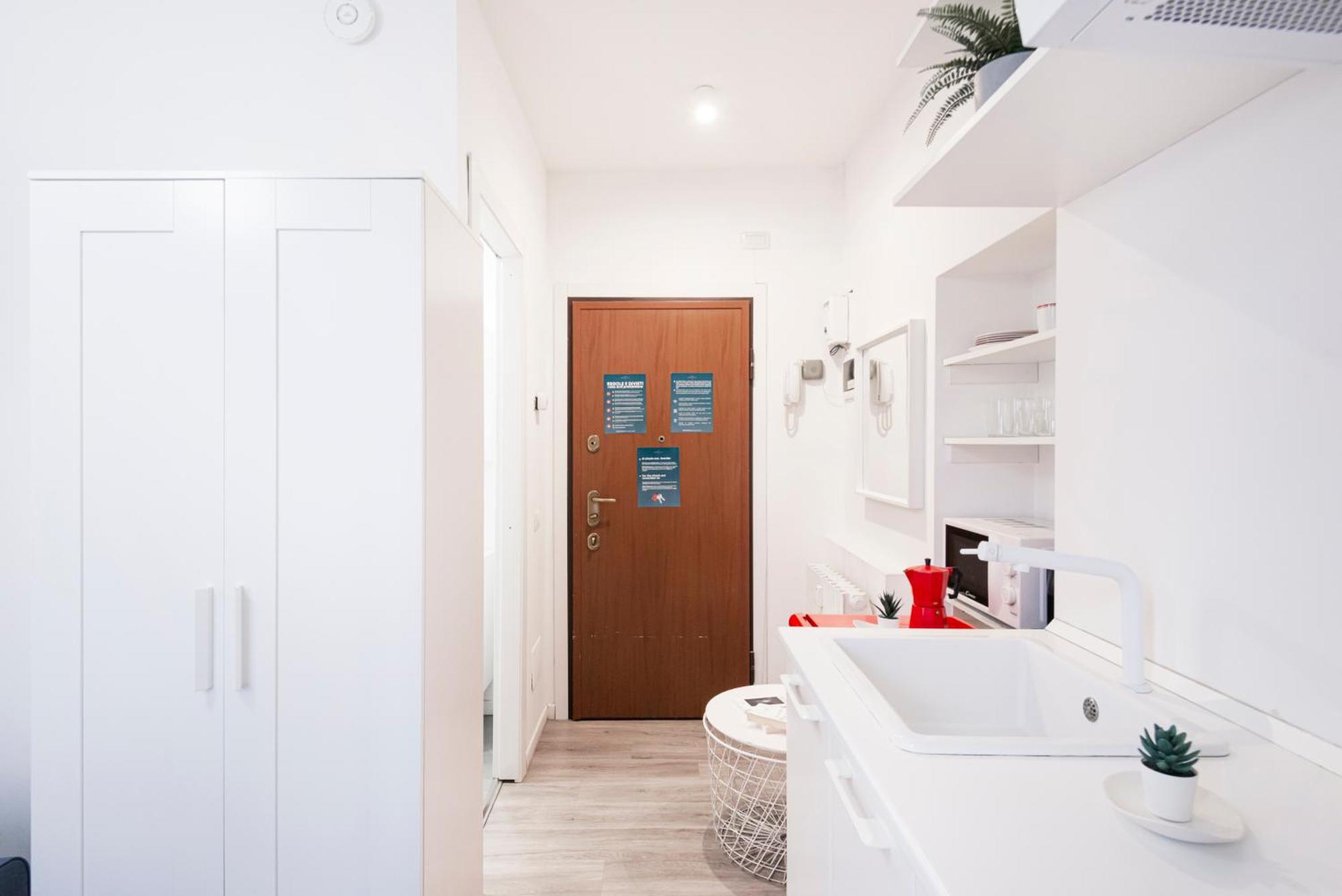 Compact And Charming Porta Venezia Apartment *