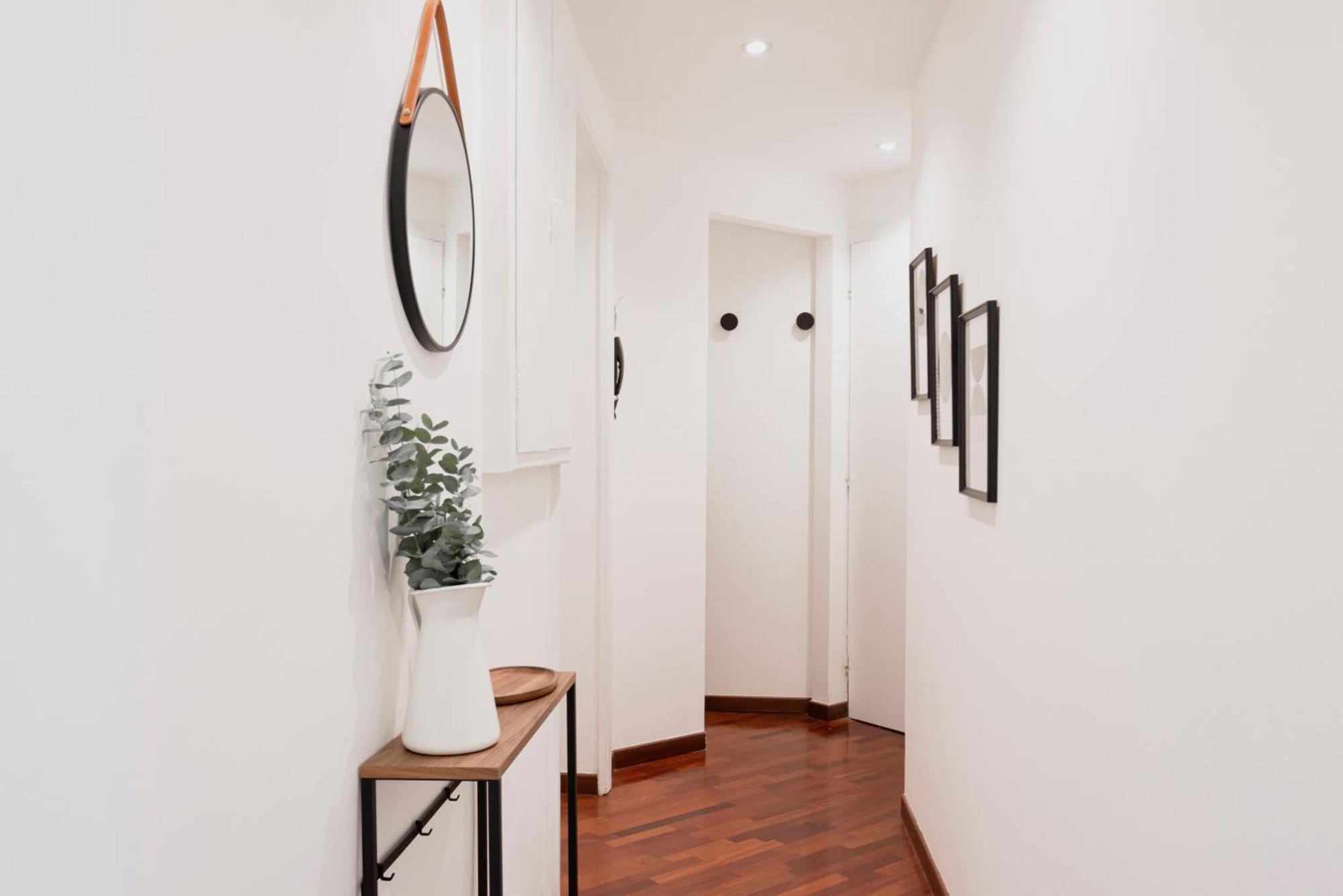 Stylish And Cozy Close To Naviglio Apartment