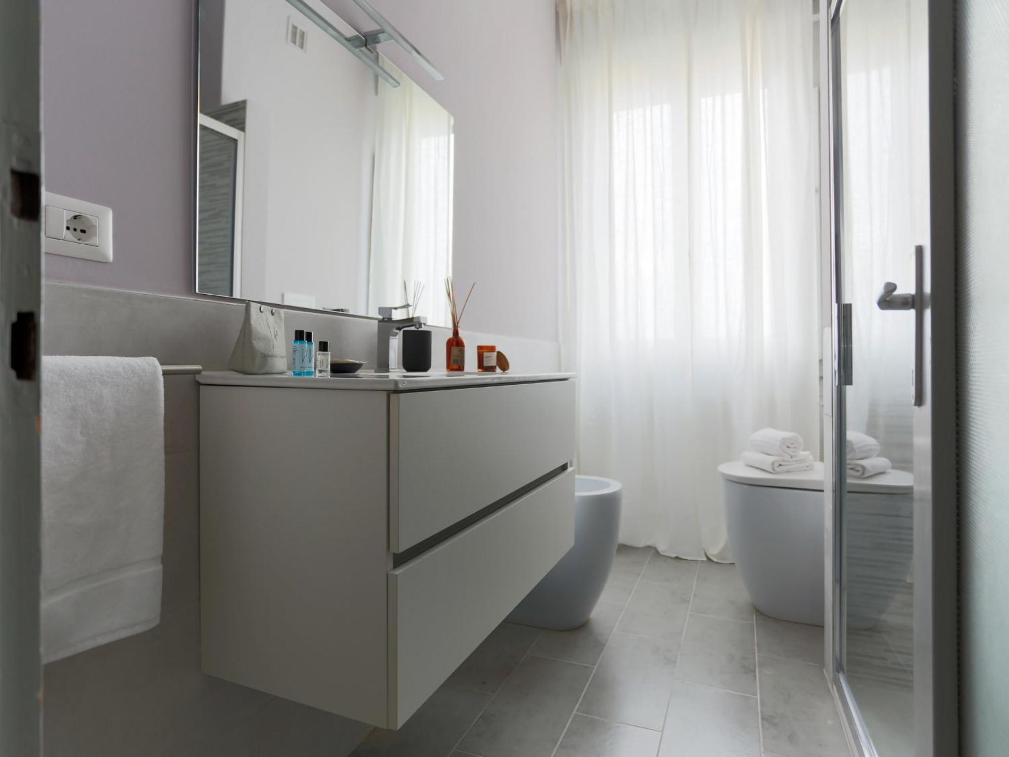 The Rent - Spacious One-bedroom In Moscova District Appartamento Milano