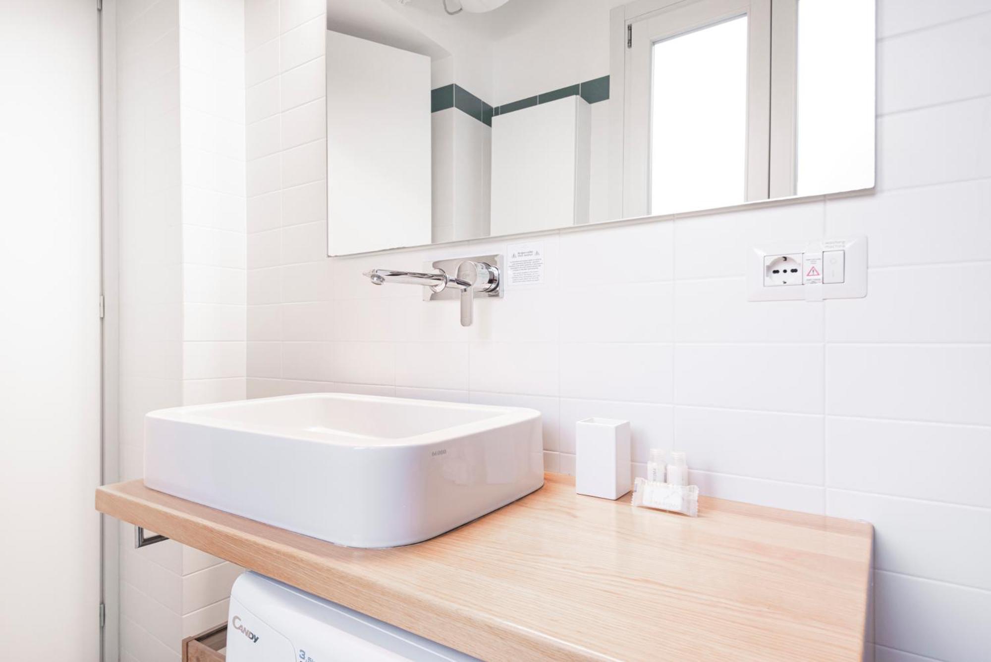 Amazing Flat Near Duomo&colonne Di San Lorenzo By Easylife Milano