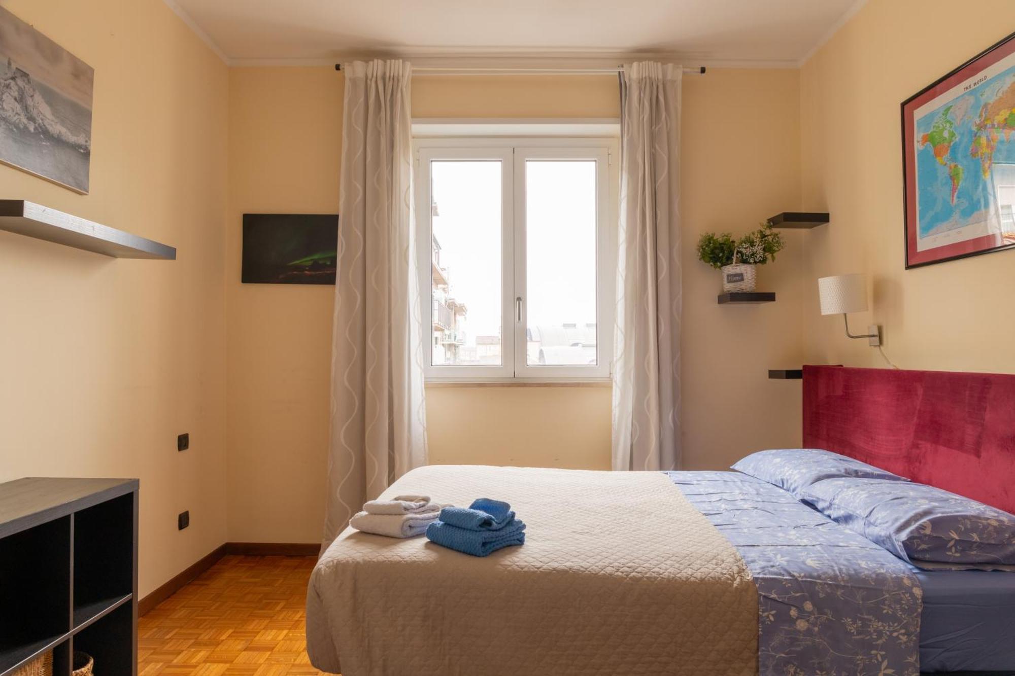 Panoramic Views, Location Apartment