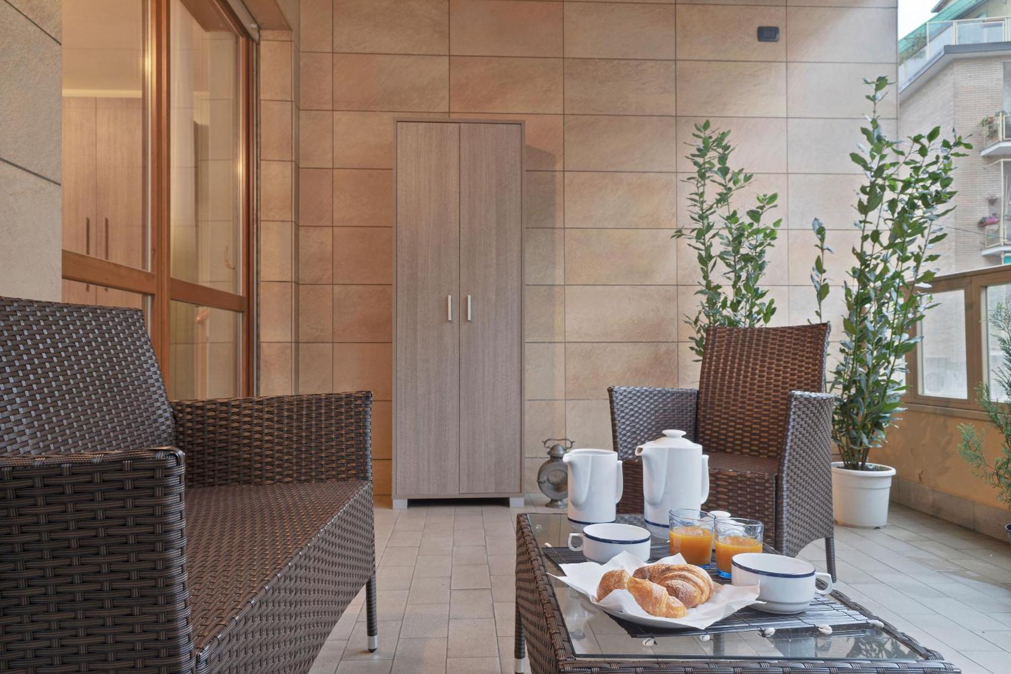 Apartment Bwr - With Terrace , Bartolini *