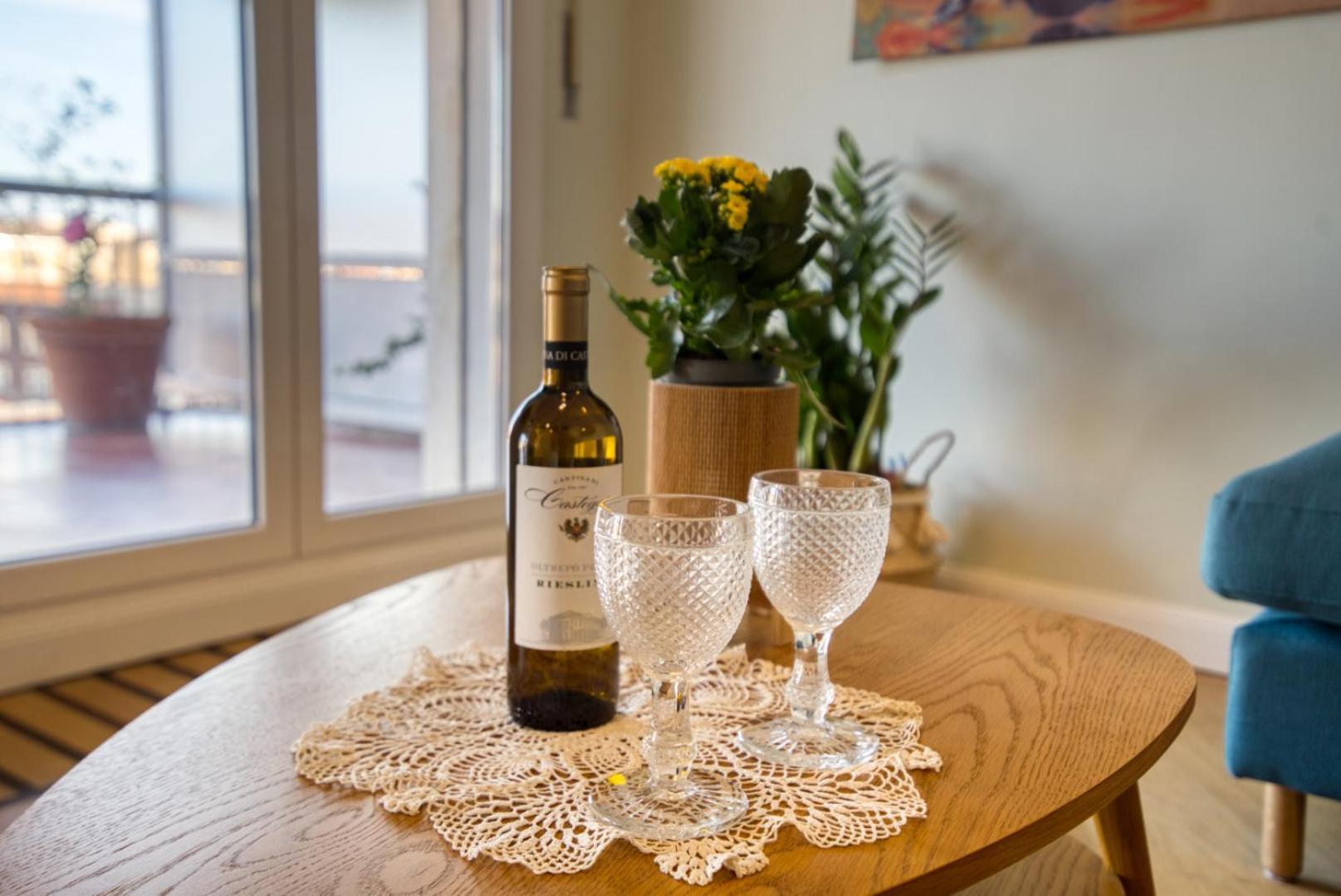 Spacious Penthouse With Panoramic Terrace - 20 Minutes From Duomo Apartamento Milão