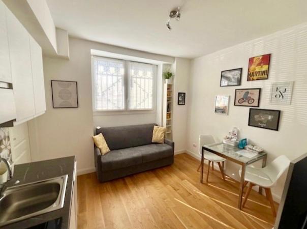 Apartment The Small White House In Milan