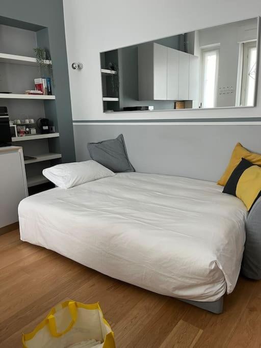 Bilocale Di Charme Apartment Milan