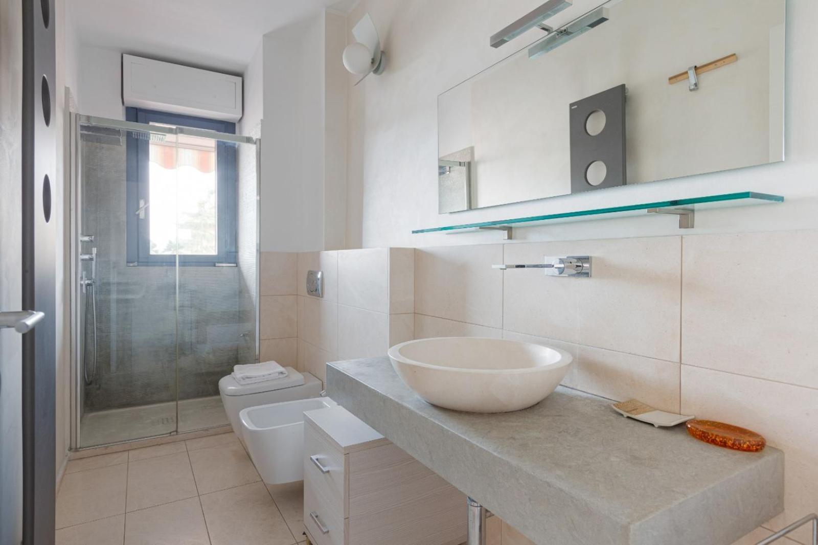 Bright With Balcony And Terrace Appartamento *