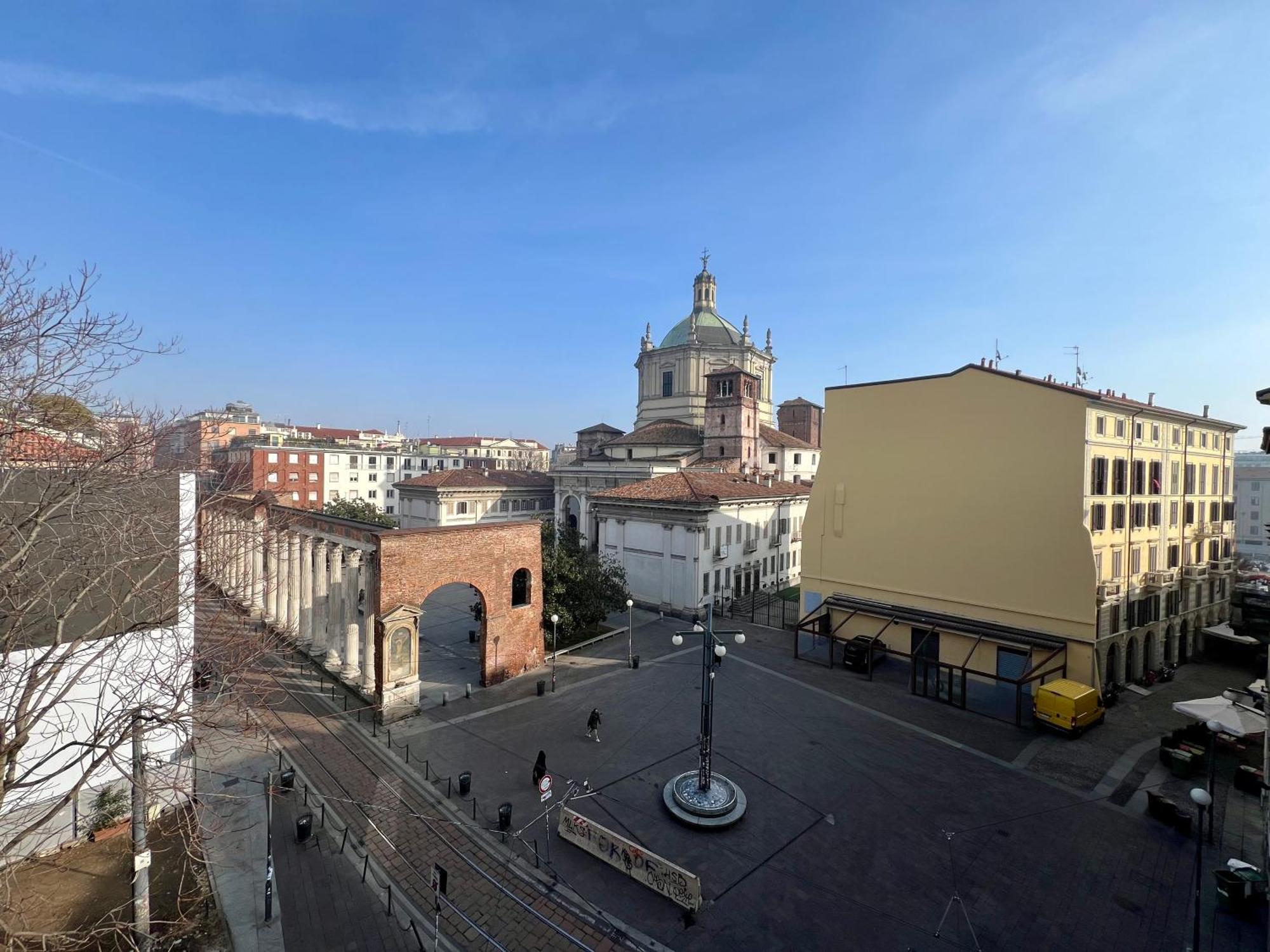 Big Historical Colonne Apartamento