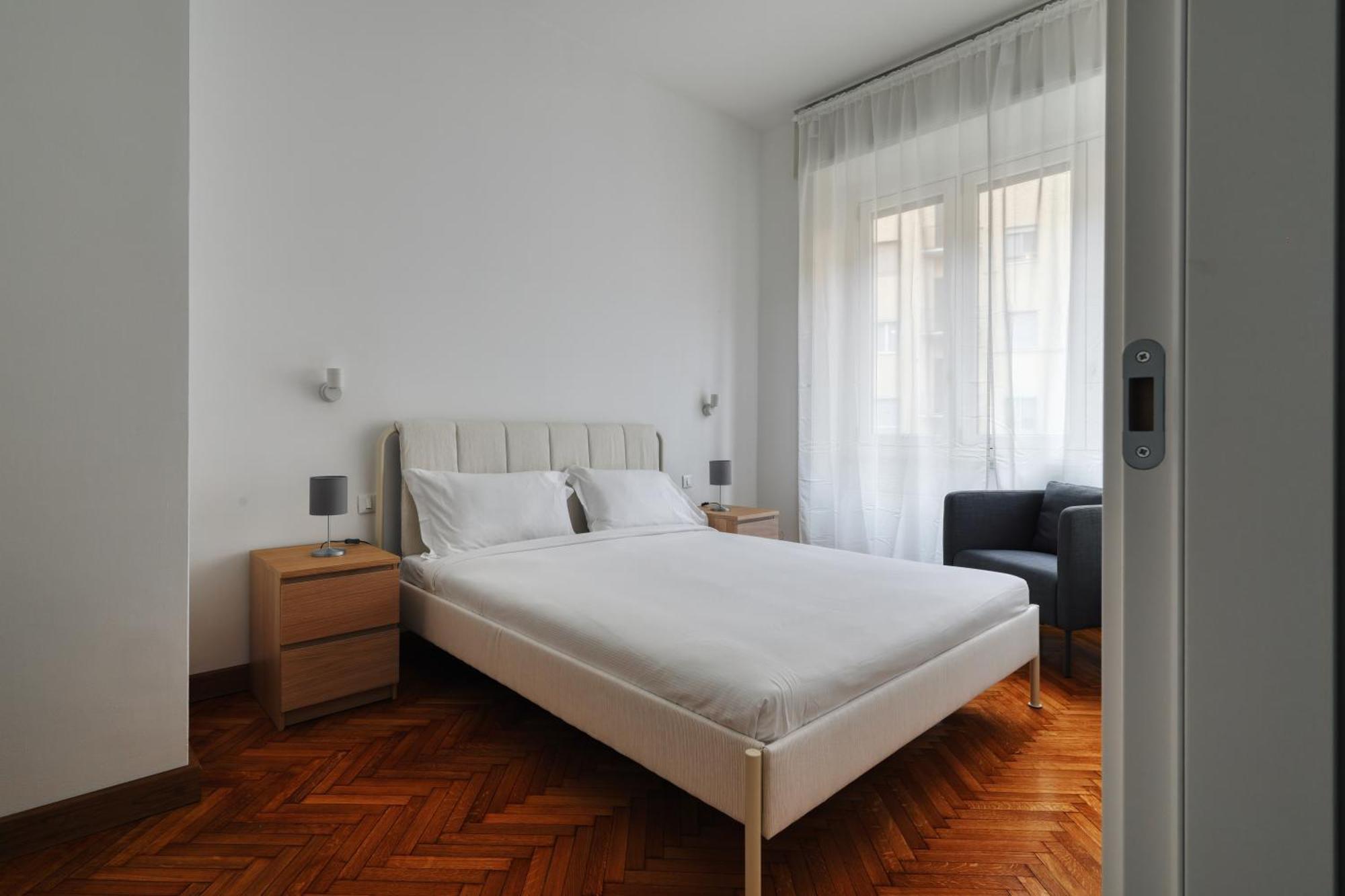 Joivy Chic 3-bed Flat Near Colonne Di San Lorenzo * Milan