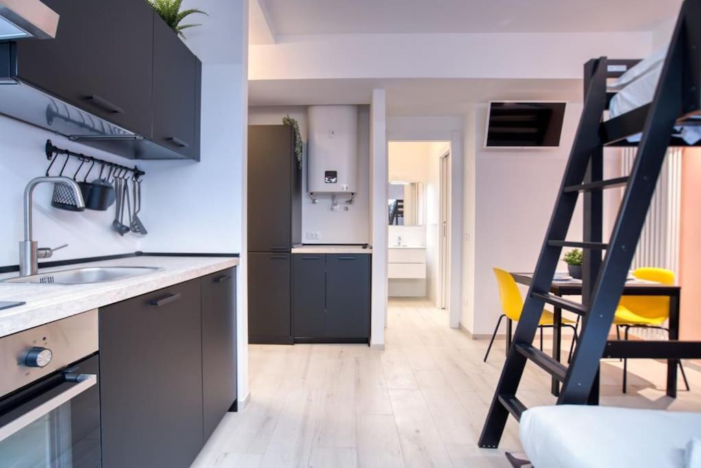 Suzzani 273 - Interno A4 Apartment