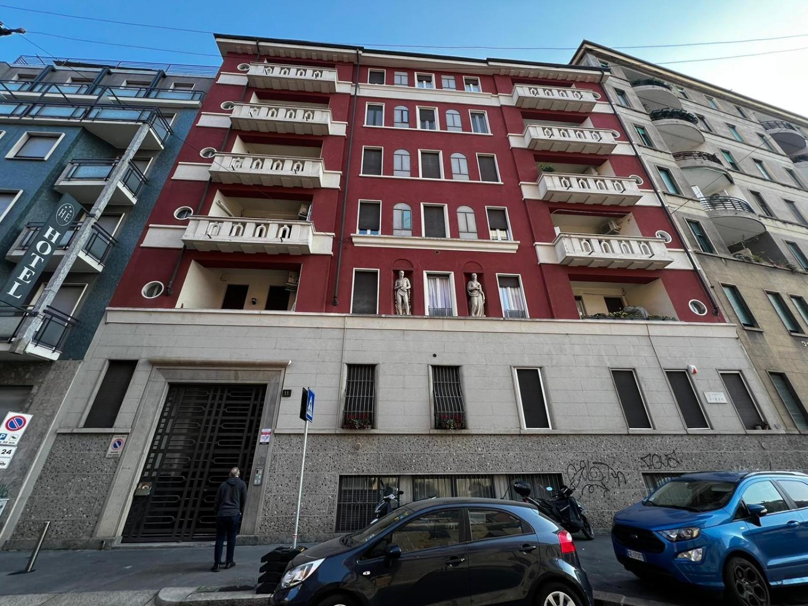 Guzzo B - Elegant Flat With Balcony At Bolivar M4 Metro Appartamento