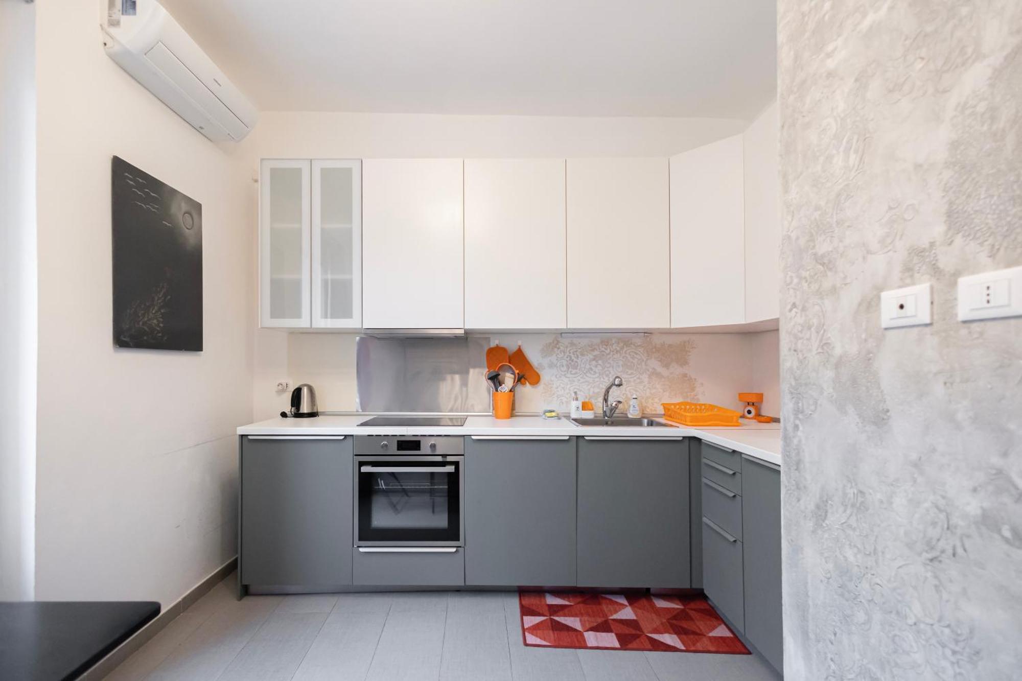 Moderno A 2 Minuti Dalla Metro Apartment