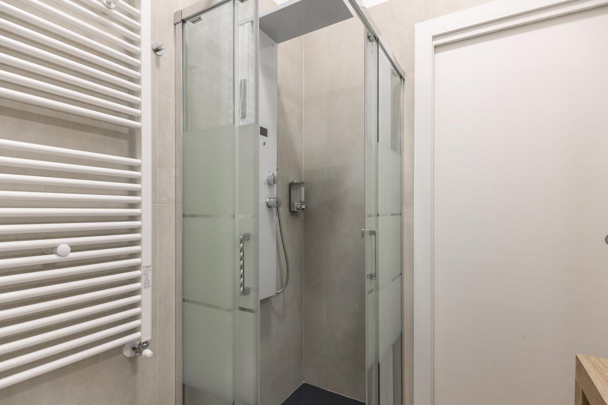 Ourjoy Condo, Free Parking, Ac, Wifi - M Gioia47, Station, Porta Nuova, Apartment Milan