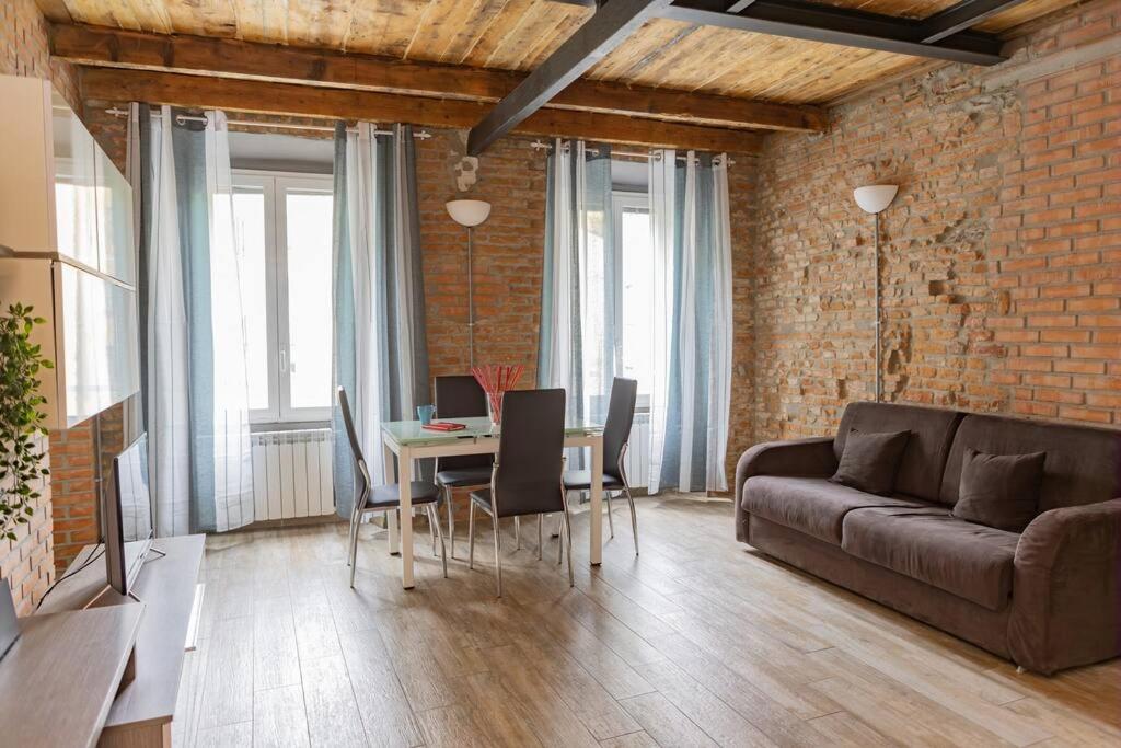 Canonica Brick * Milan