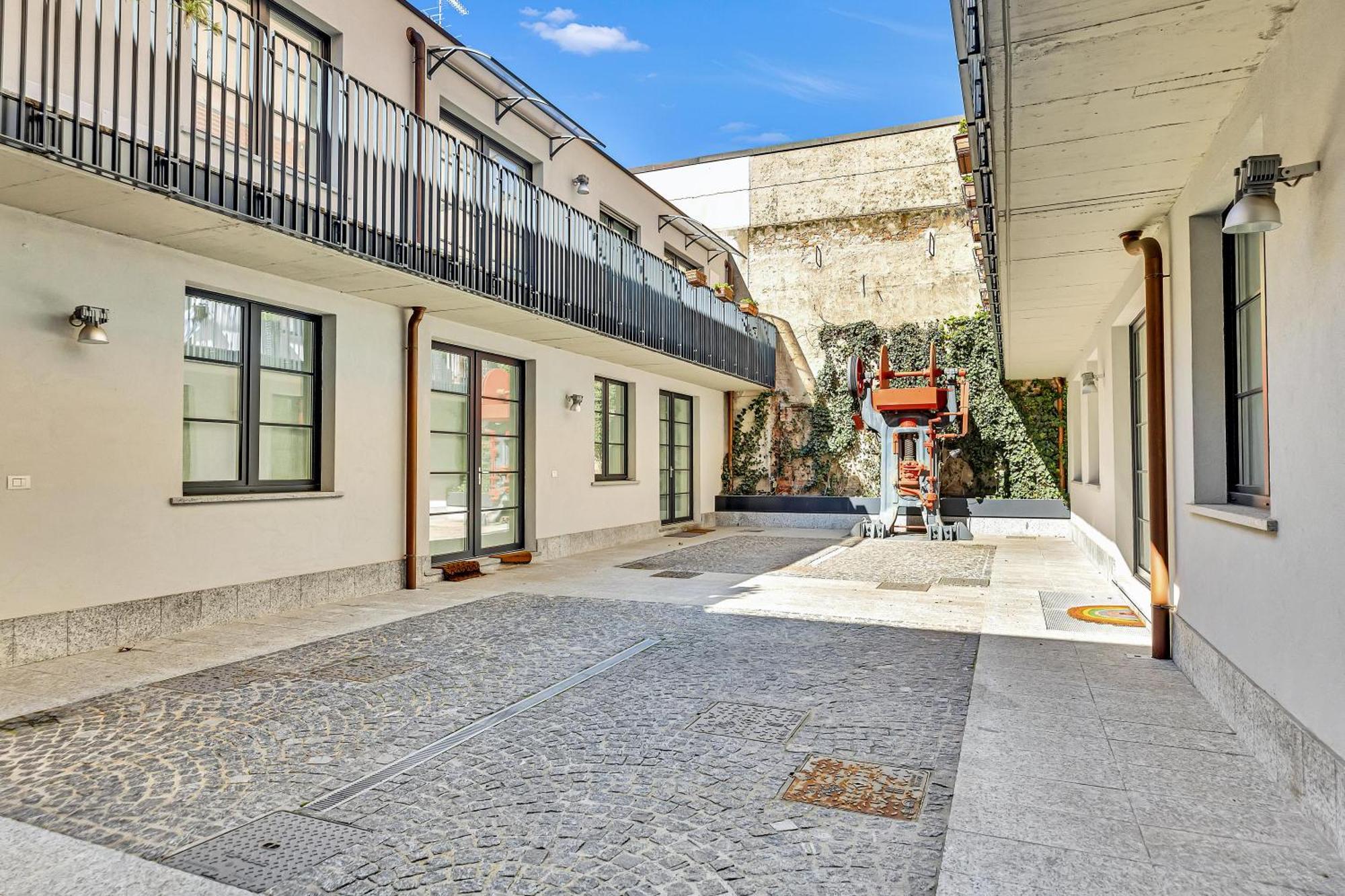 Holiday home Design & Comfort - Loft In Milan's Historic Center *