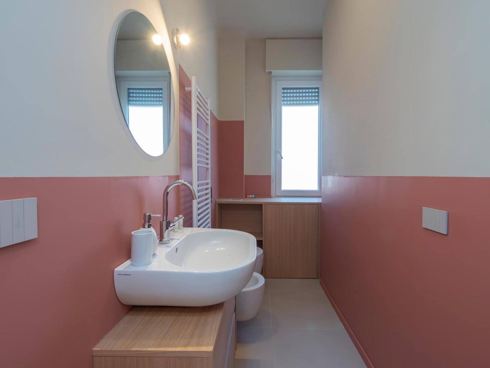 Ihost - Stendhal 49 * Milan
