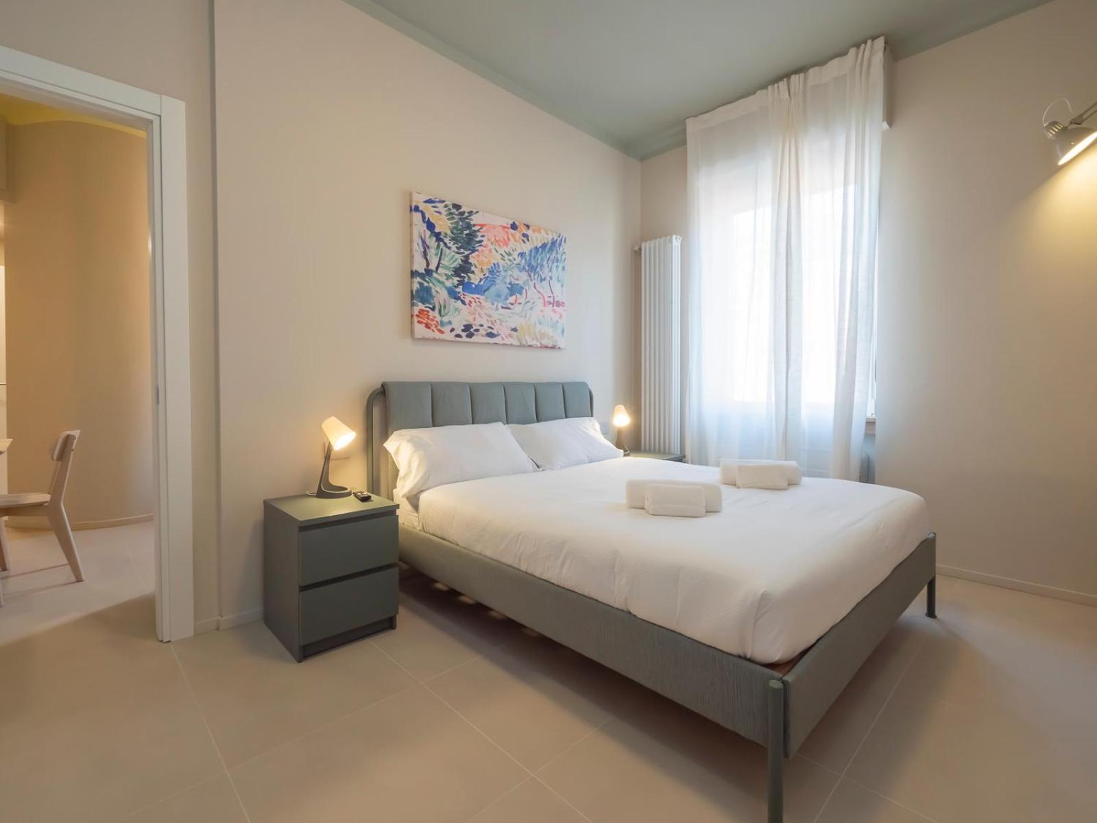 Ihost - Stendhal 49 * Milan