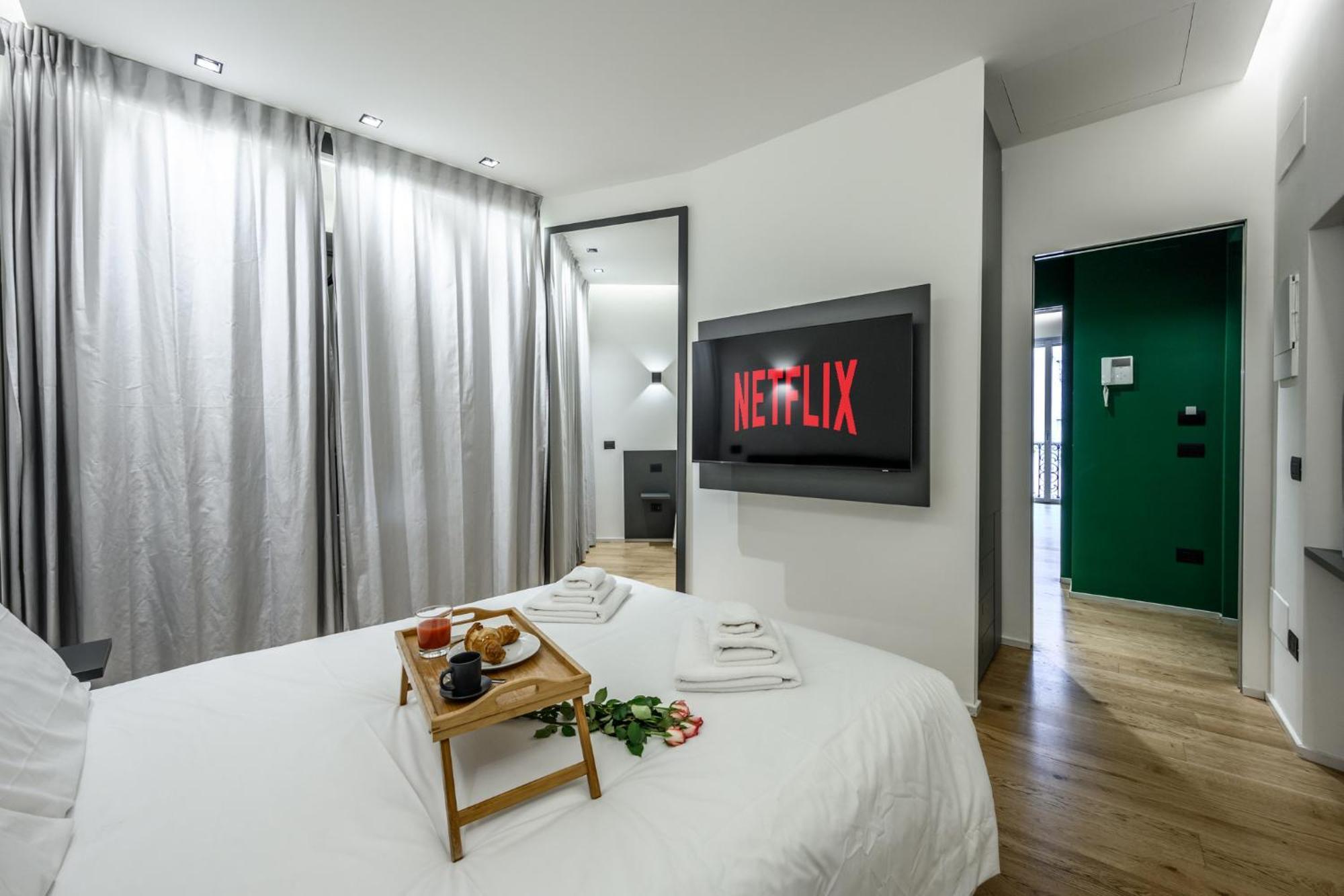 Deluxe In Brera-duomo, Near Metro Apartment Milan