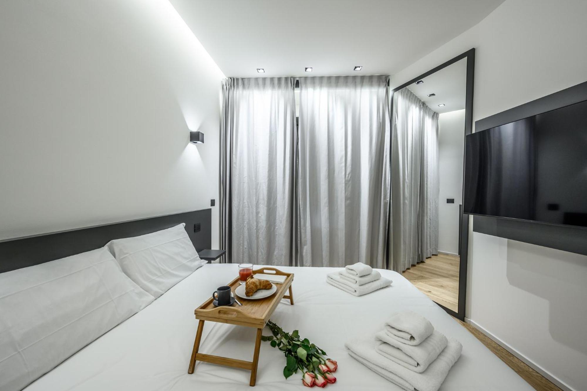 Apartment Deluxe In Brera-duomo, Near Metro *