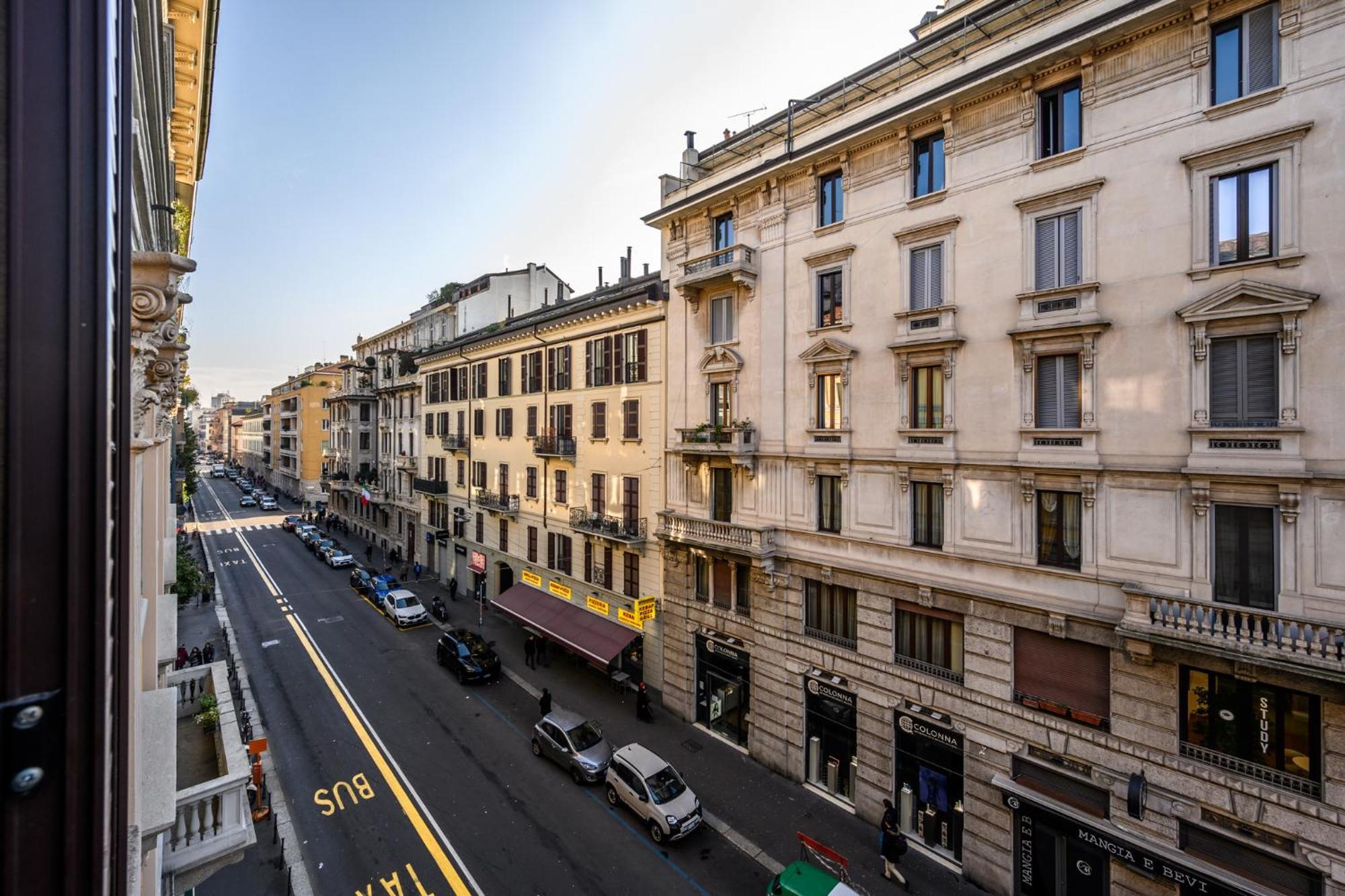 Deluxe In Brera-duomo, Near Metro Apartment