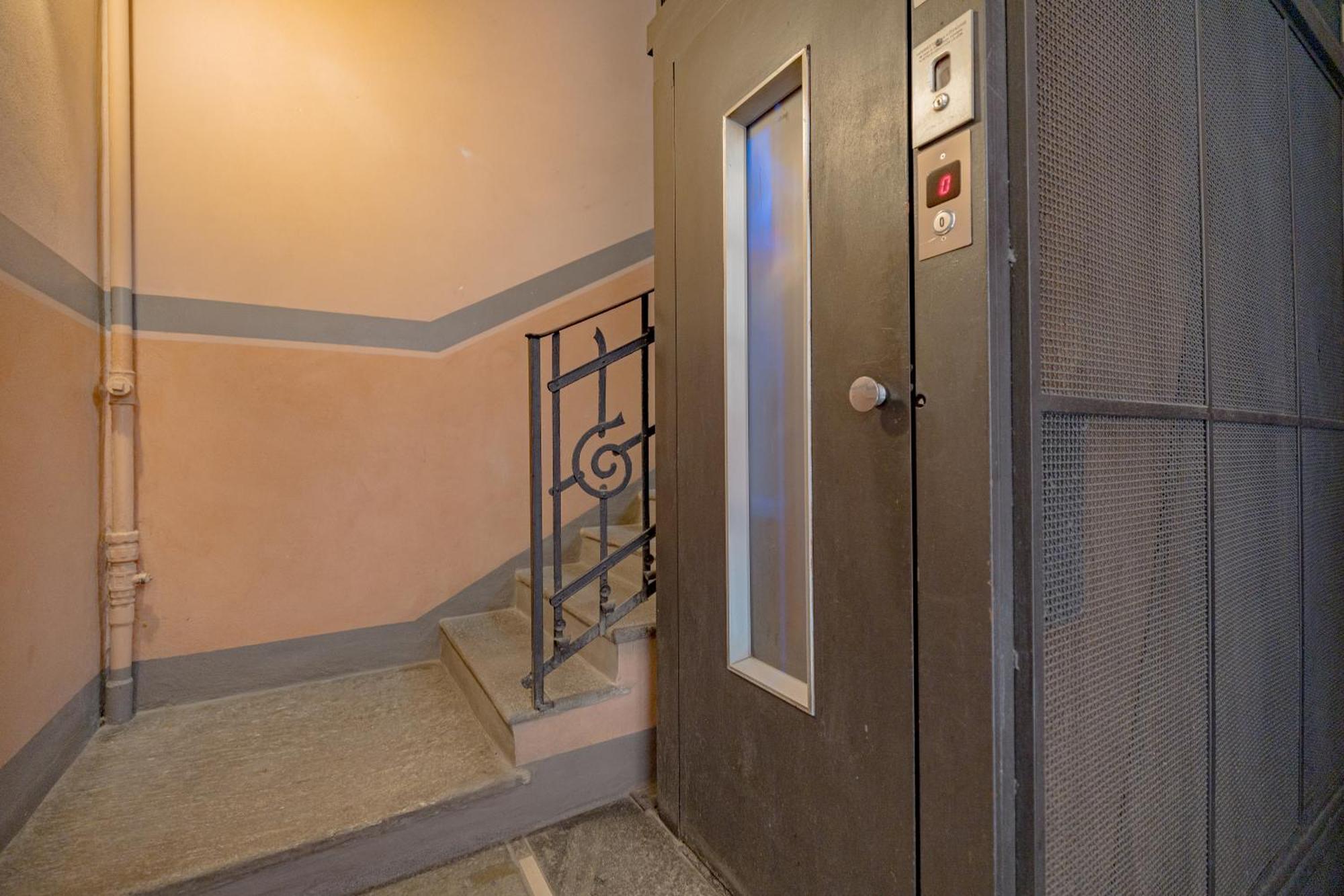 Apartment 2 Bedroom - Buzzi Hospital, Sempione, Mico, 100mt Metrom5 *