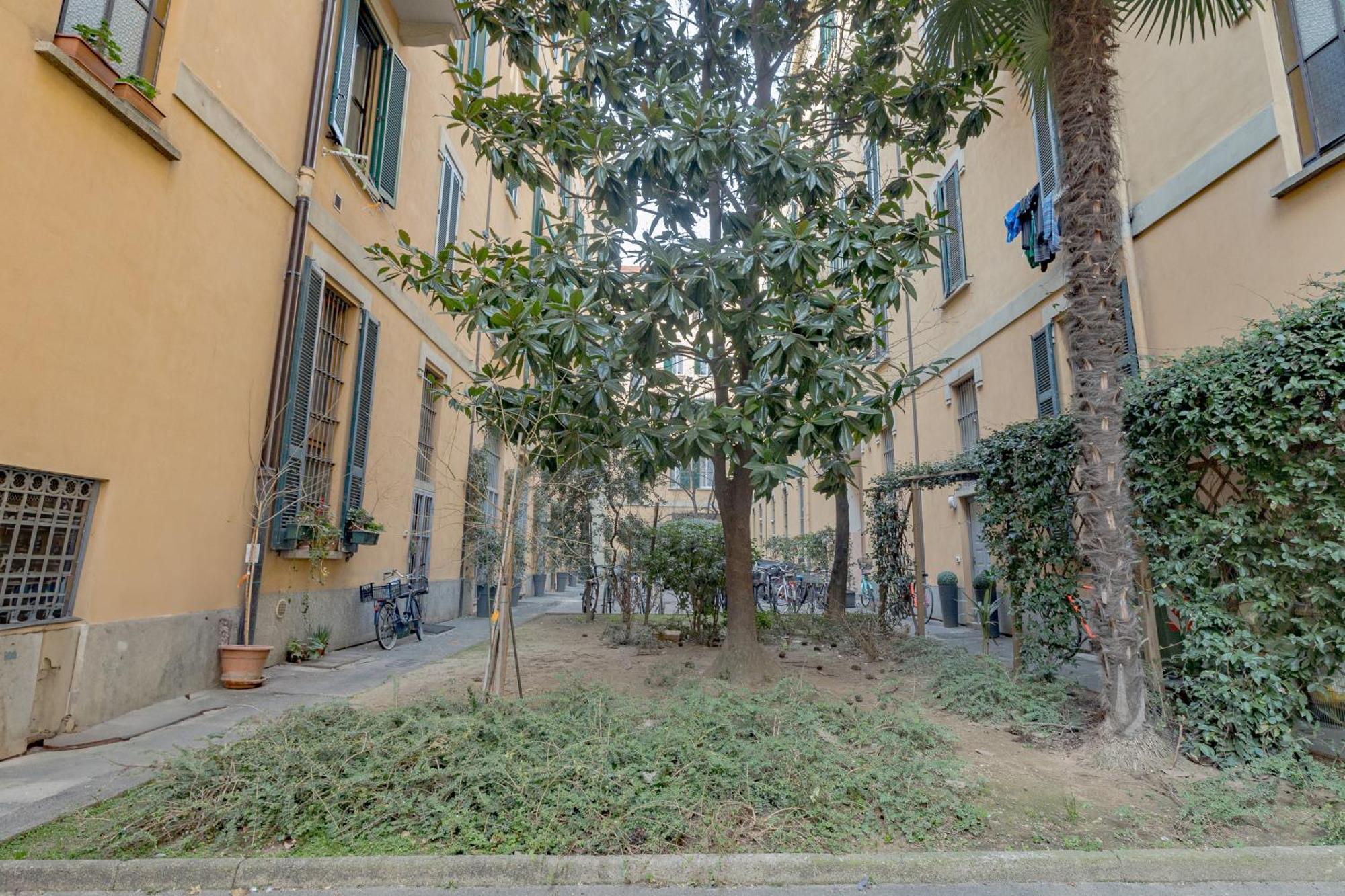 2 Bedroom - Buzzi Hospital, Sempione, Mico, 100mt Metrom5 Milan