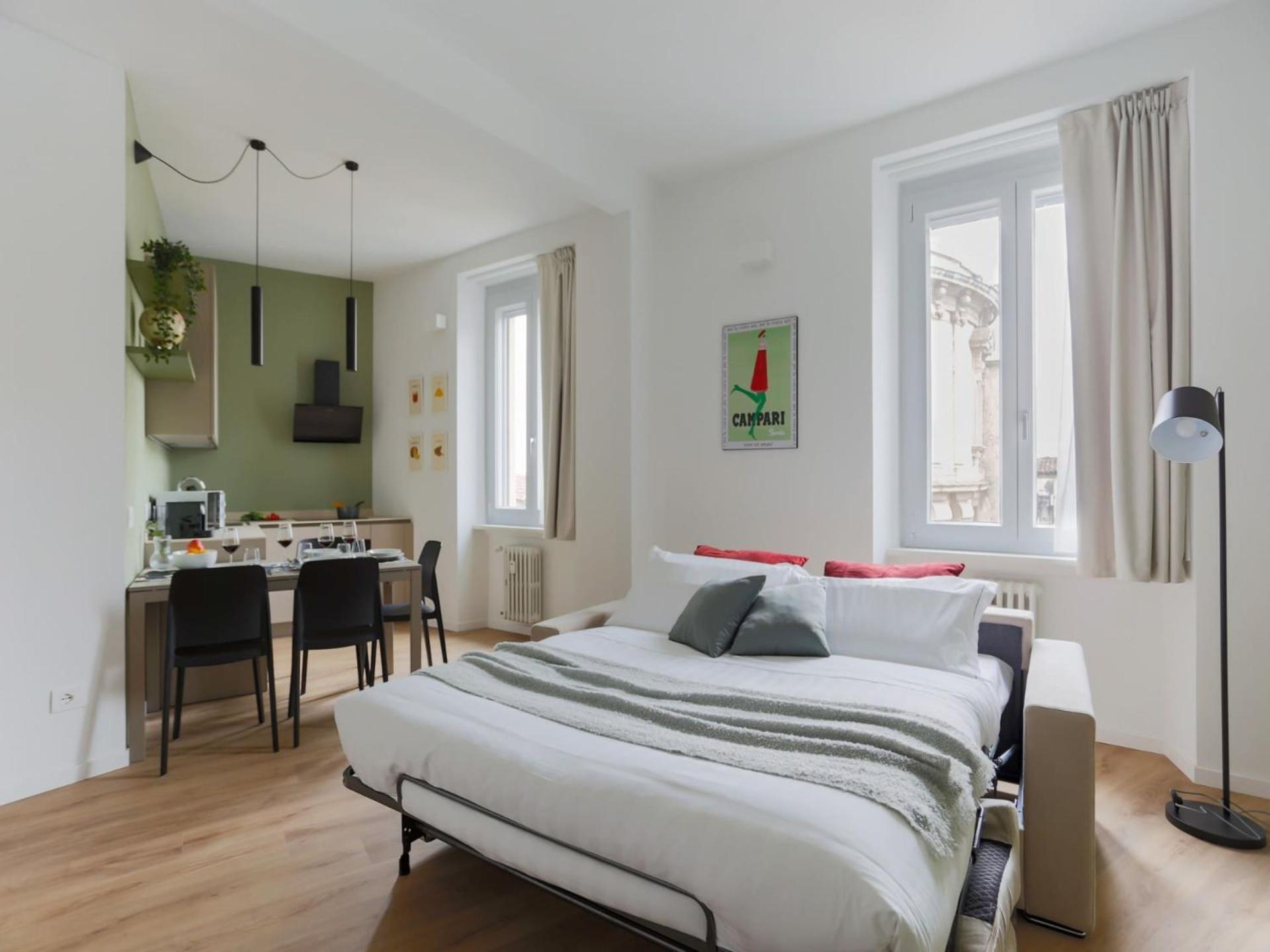 The Rent - Spacious And Renovated Two-bedroom Downtown Apartment