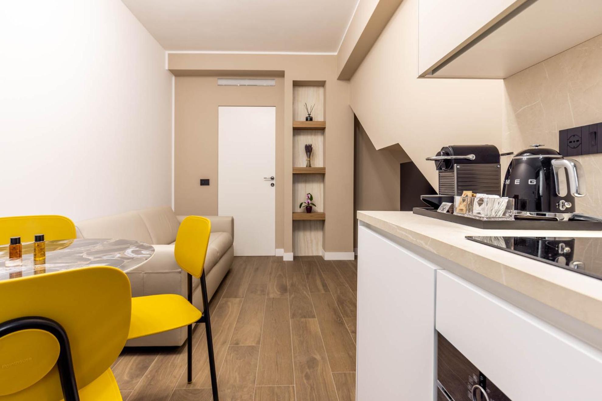 Picasso Golden House Next To Duomo Apartment Milan