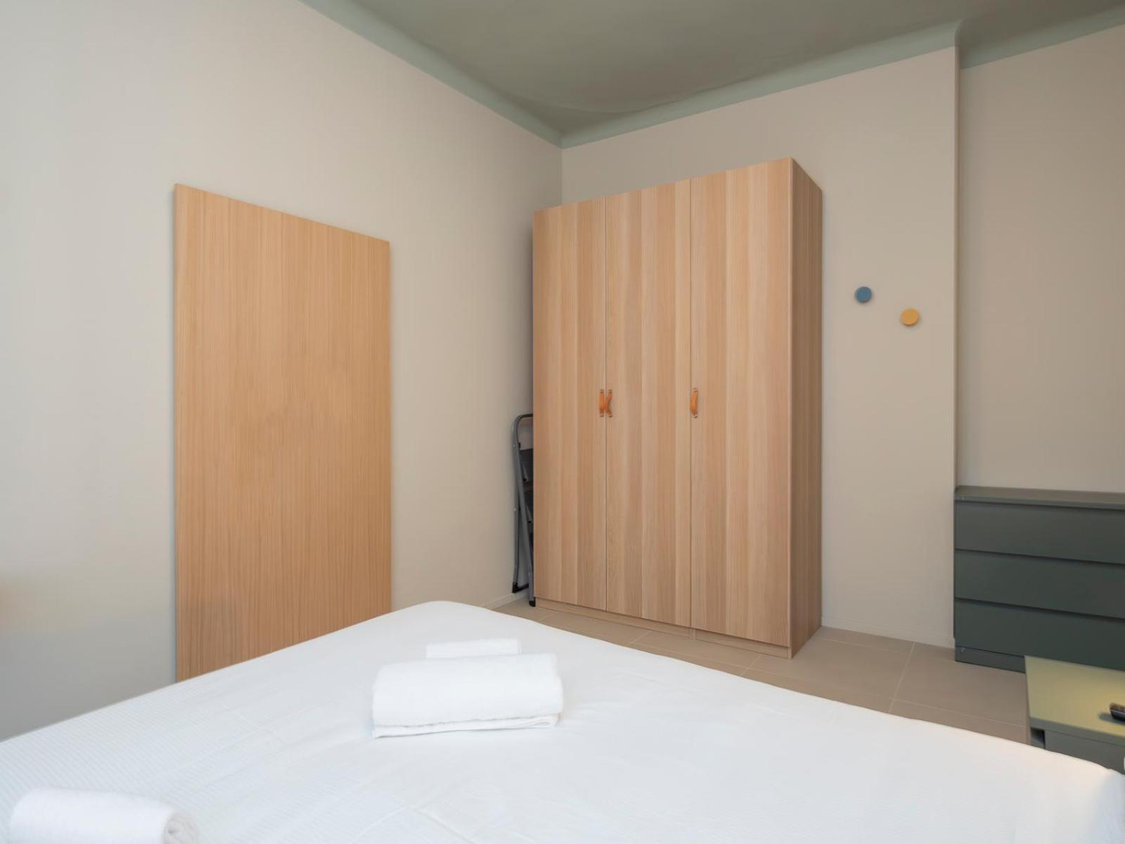 Ihost - Stendhal 49 Milan