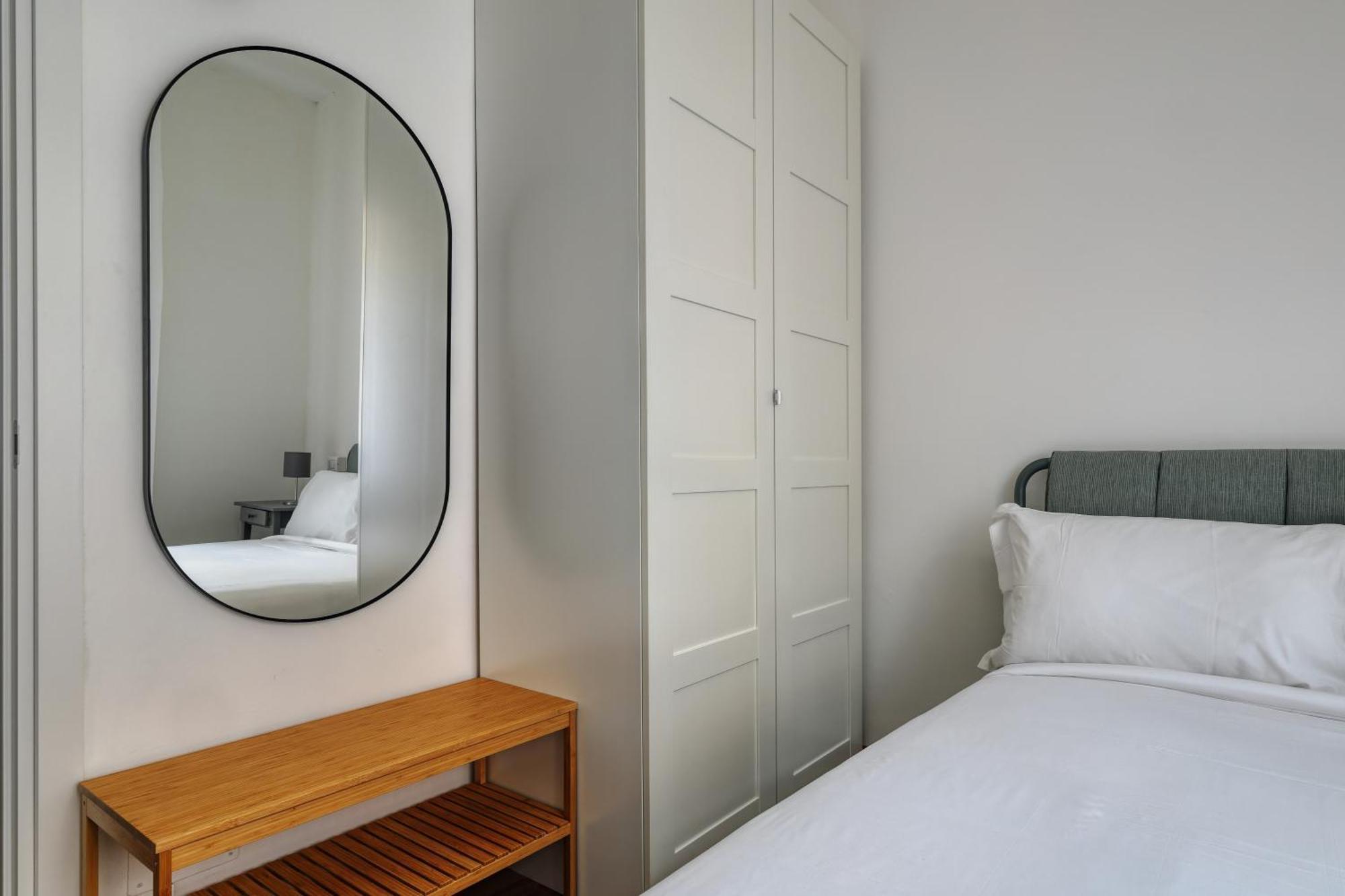 Apartment Joivy Chic 3-bed Flat Near Colonne Di San Lorenzo