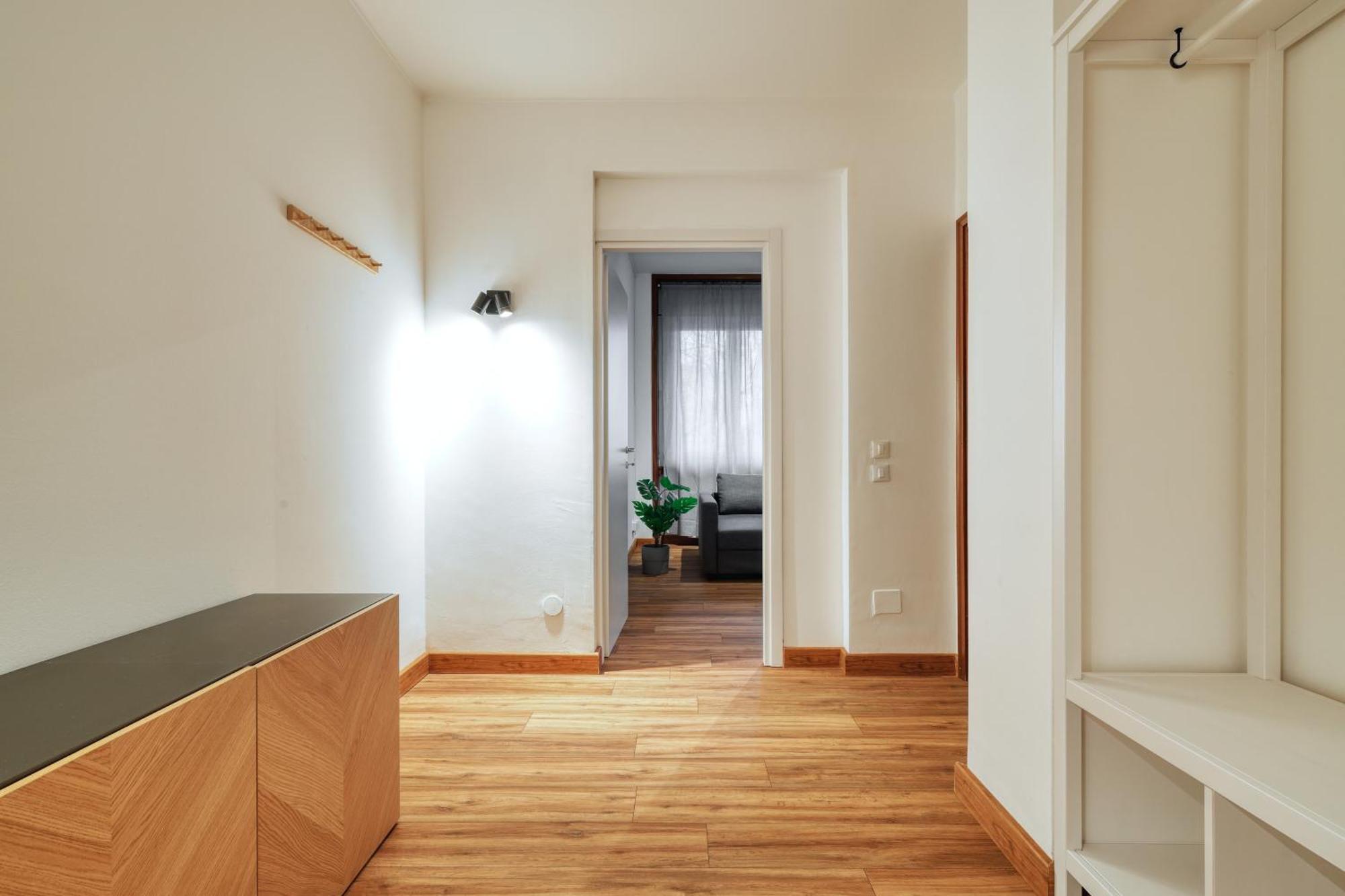 Joivy Chic 3-bed Flat Near Colonne Di San Lorenzo Milan