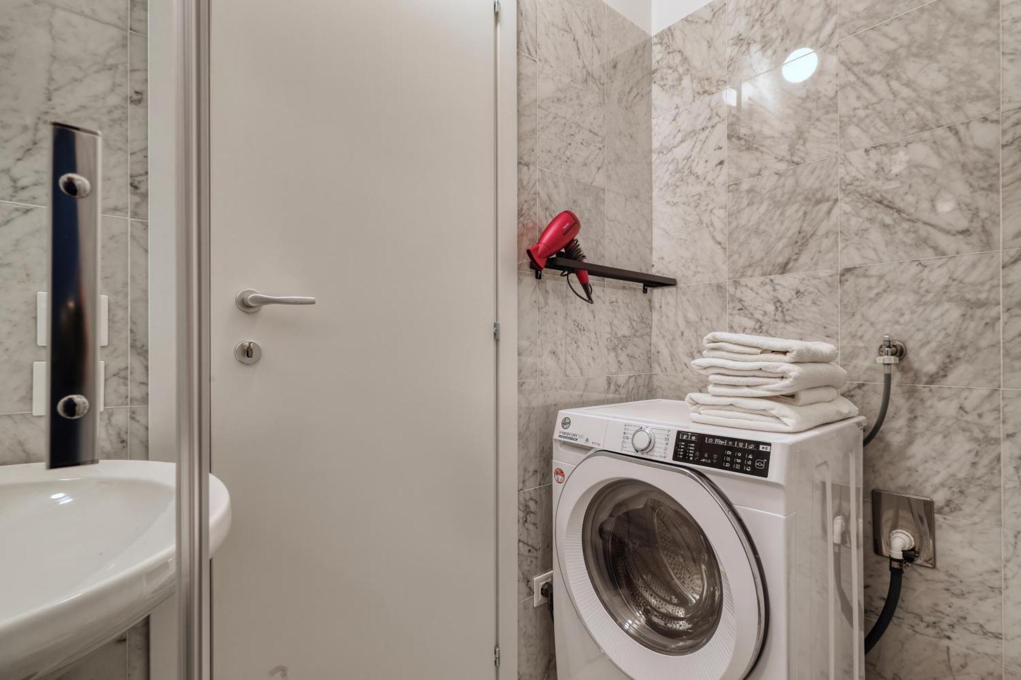 Joivy Chic 3-bed Flat Near Colonne Di San Lorenzo Apartment