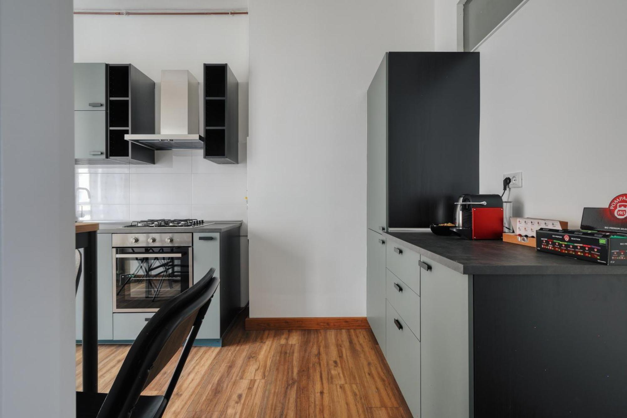 Apartment Joivy Chic 3-bed Flat Near Colonne Di San Lorenzo