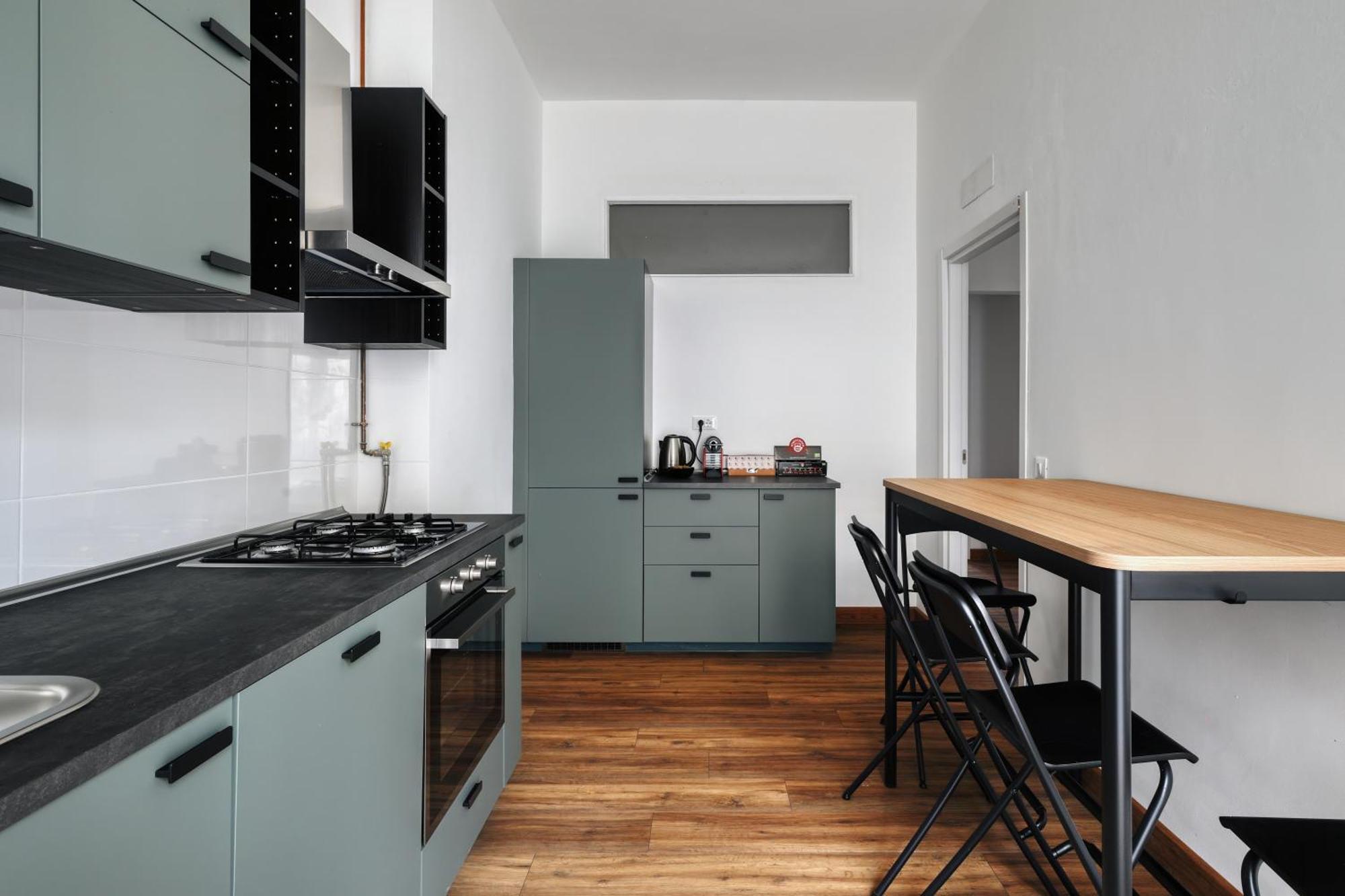 Joivy Chic 3-bed Flat Near Colonne Di San Lorenzo * Milan