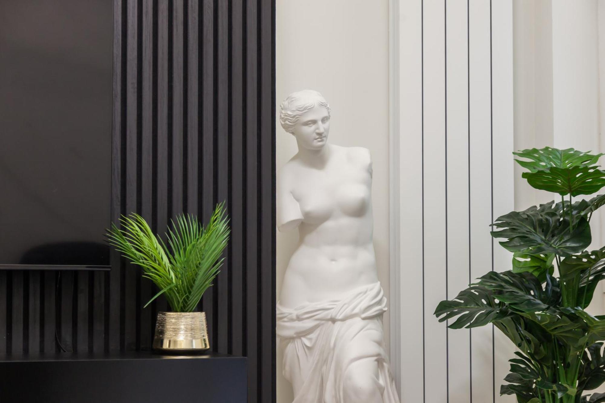 Italian Fashion - Luxurious Marble City Center Milan