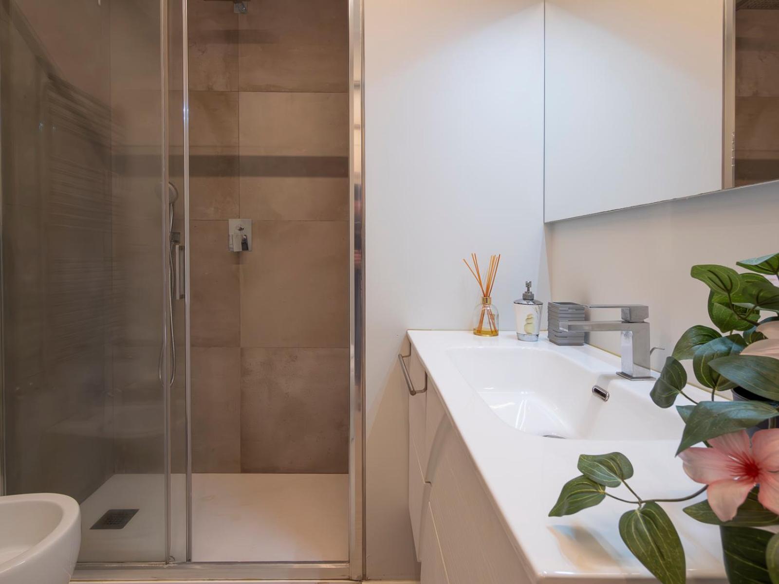 Ihost - Toscanelli 10c Milan