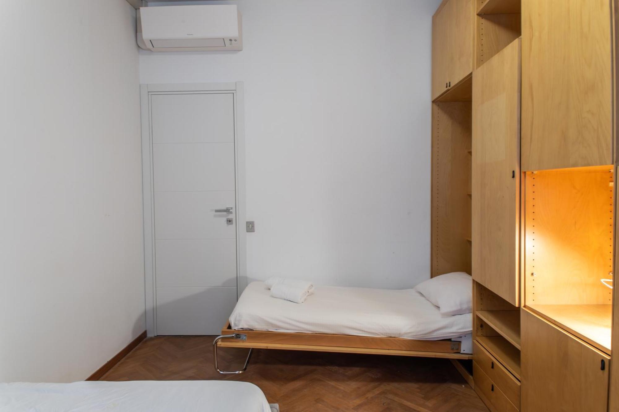 Centrale Vicino Metro E Duomo, Con 2 Bagni E Aria Condizionata Apartment