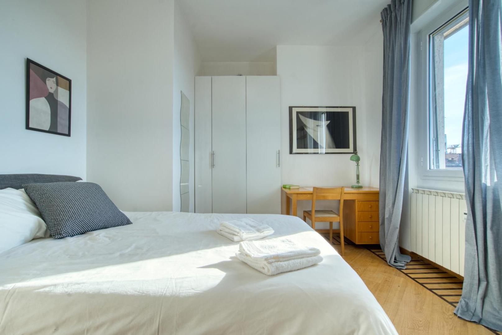 Apartamento Spacious Penthouse With Panoramic Terrace - 20 Minutes From Duomo Milão